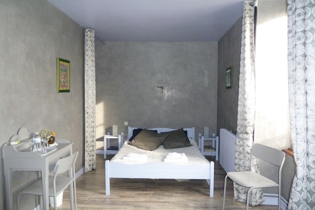 B&B L'Atelier Du Presbytere Saint-Maugan Pokoj fotografie