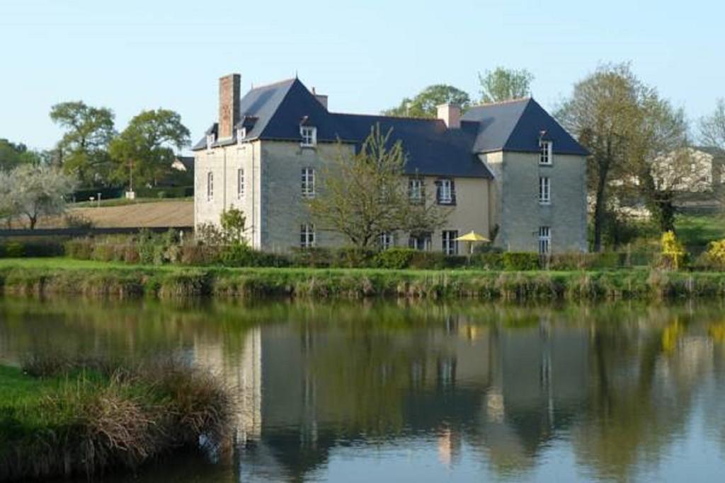 B&B L'Atelier Du Presbytere Saint-Maugan Exteriér fotografie